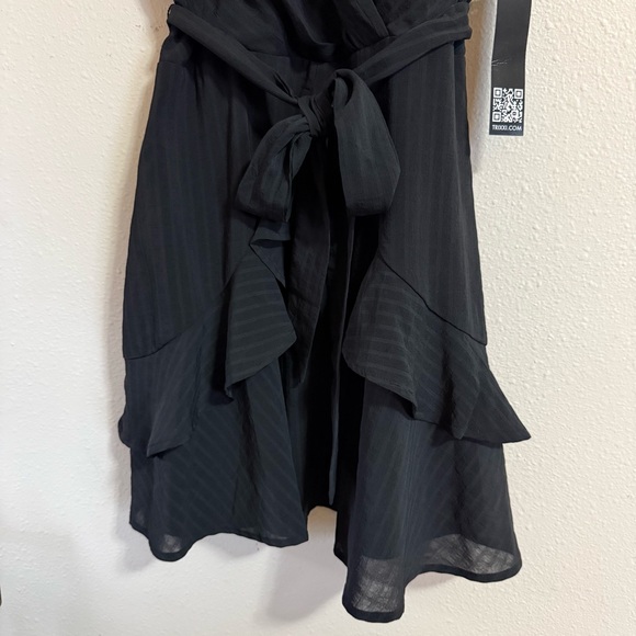 Trixxi Black Ruffled Tie Mini Dress Medium NWT - Picture 3 of 8